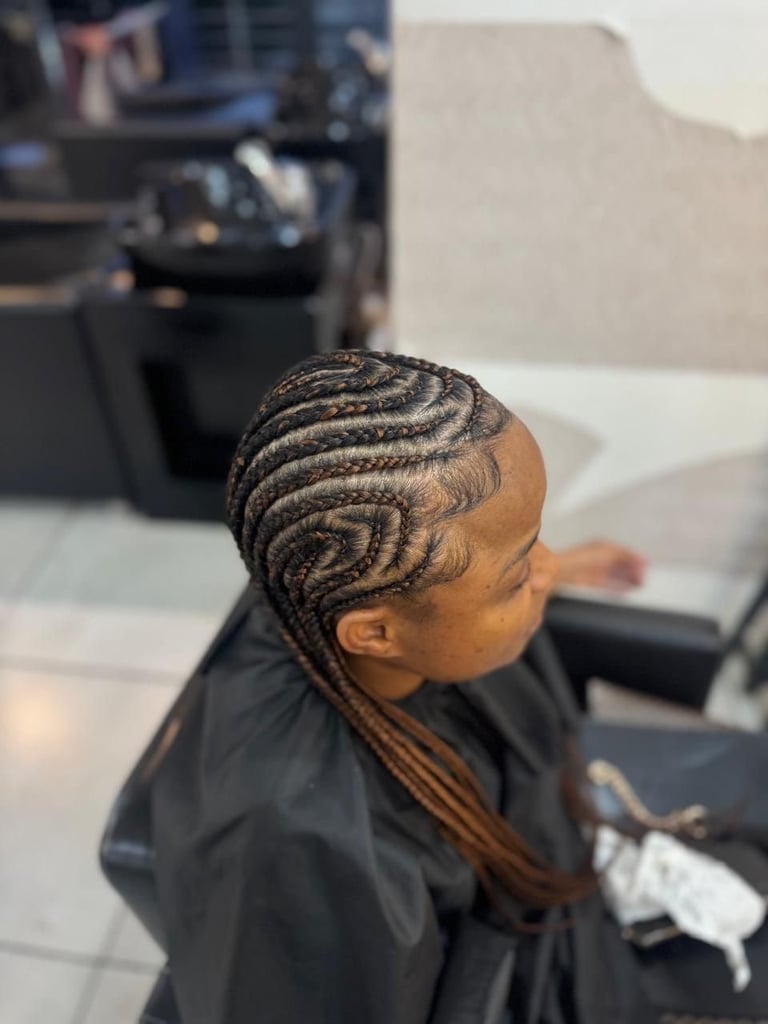 Cornrow braids spiral pattern